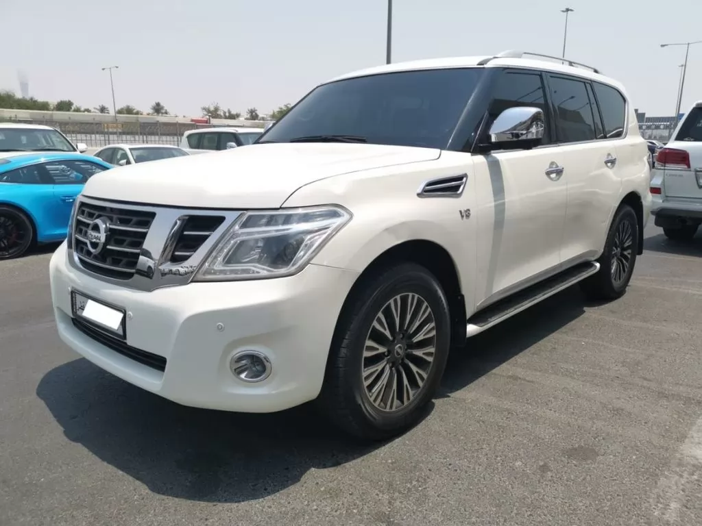 Использовал Nissan Patrol Продается в Доха #12949 - 1  image 